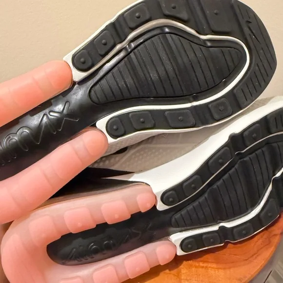 Nike Women's White and Black Sneakers - Picture 5 of 5